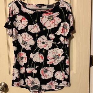 Cable & Gauge Black Floral Short Sleeve Top